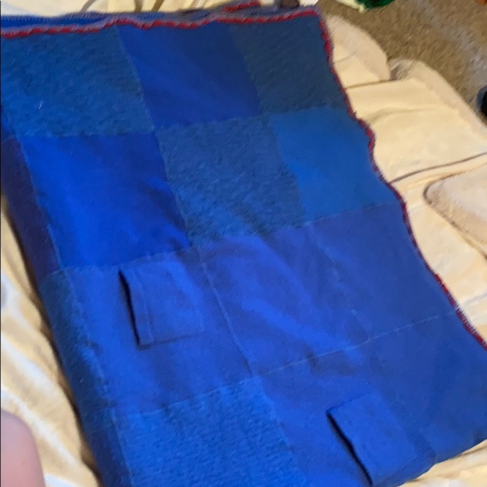 Recycled cashmere blanket